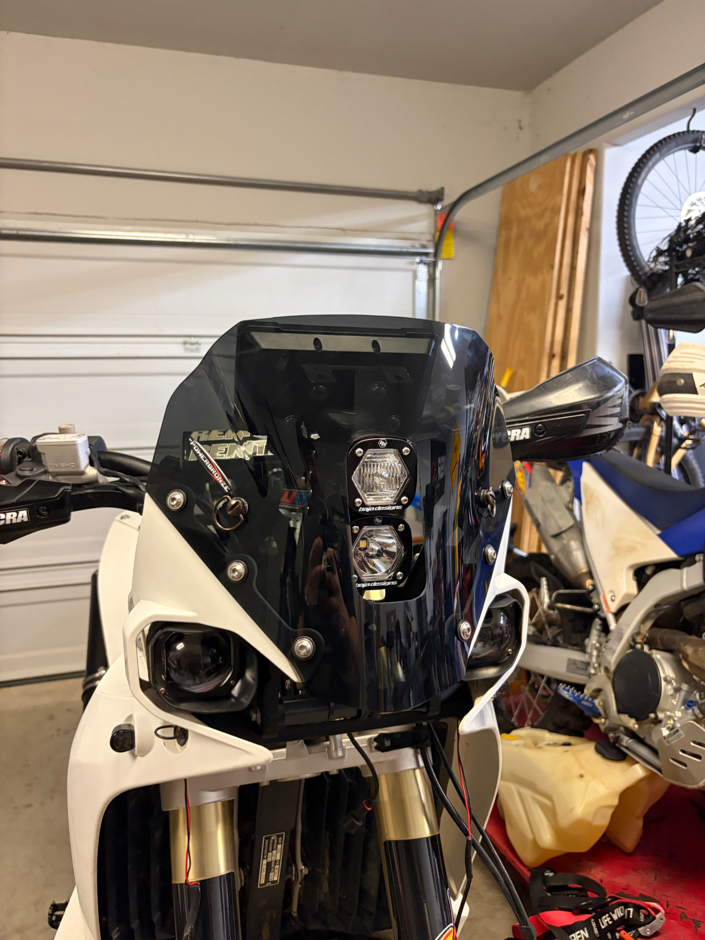 Short PowerBronze windscreen on the Kove 450 Rally