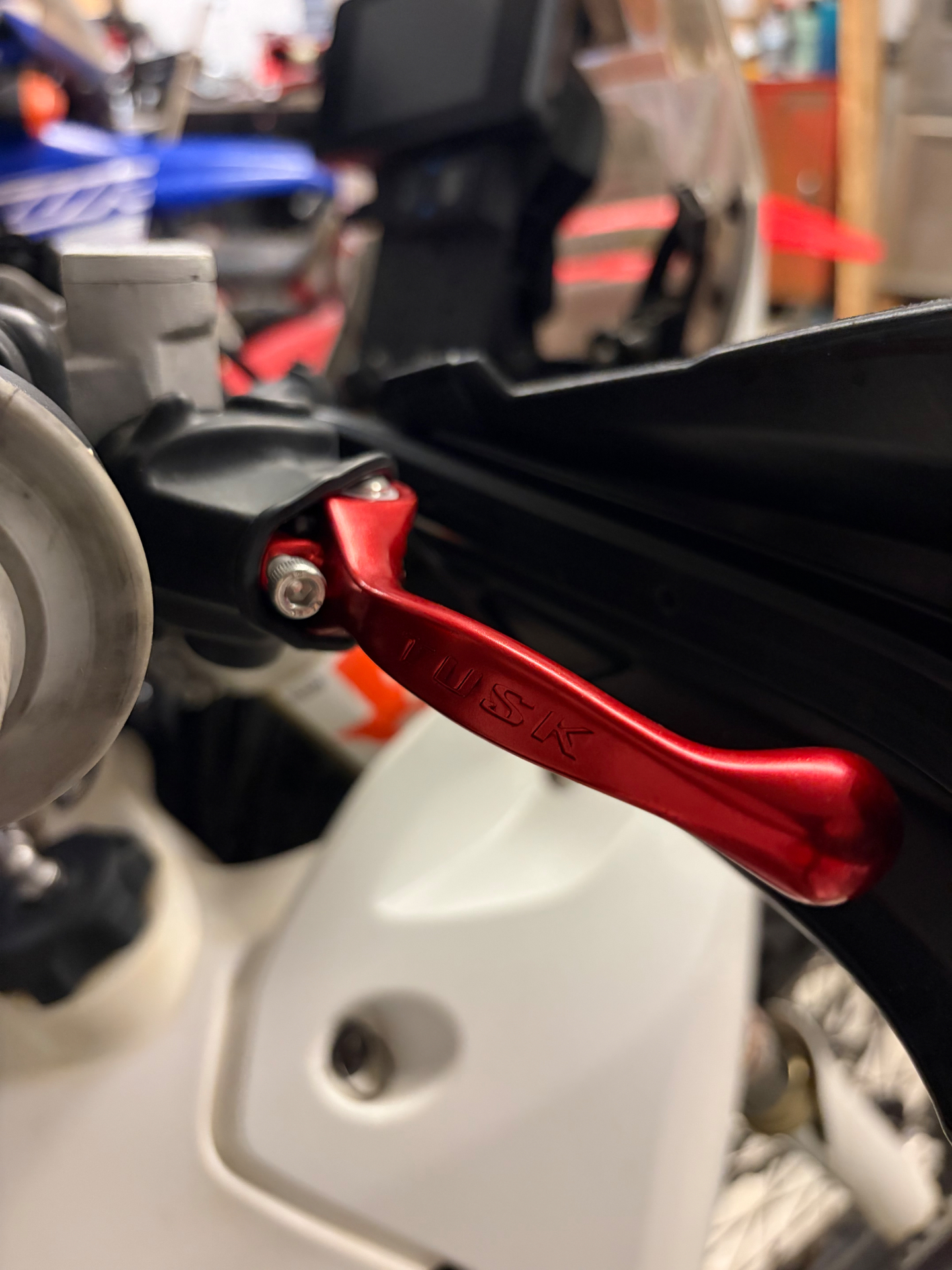 Tusk Axis folding lever on the Kove